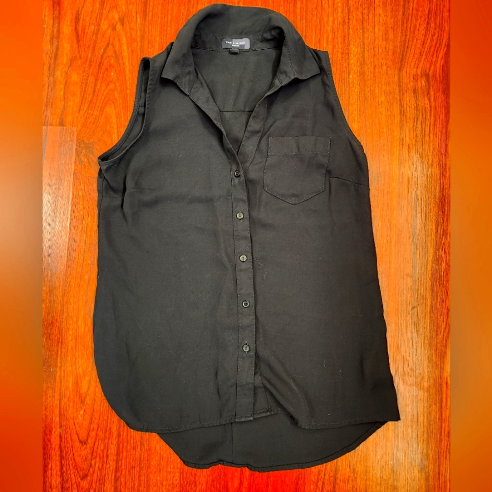 Black Sleeveless Blouse